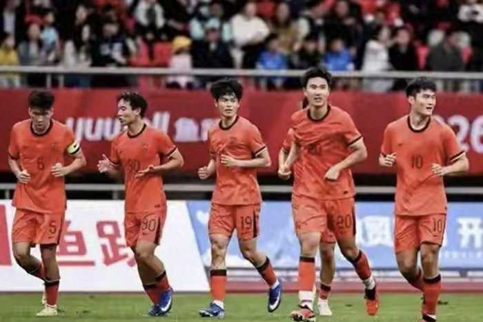 1-0登顶！中国U19把哥伦比亚干了，日本89分钟绝杀，葡萄牙翻车了